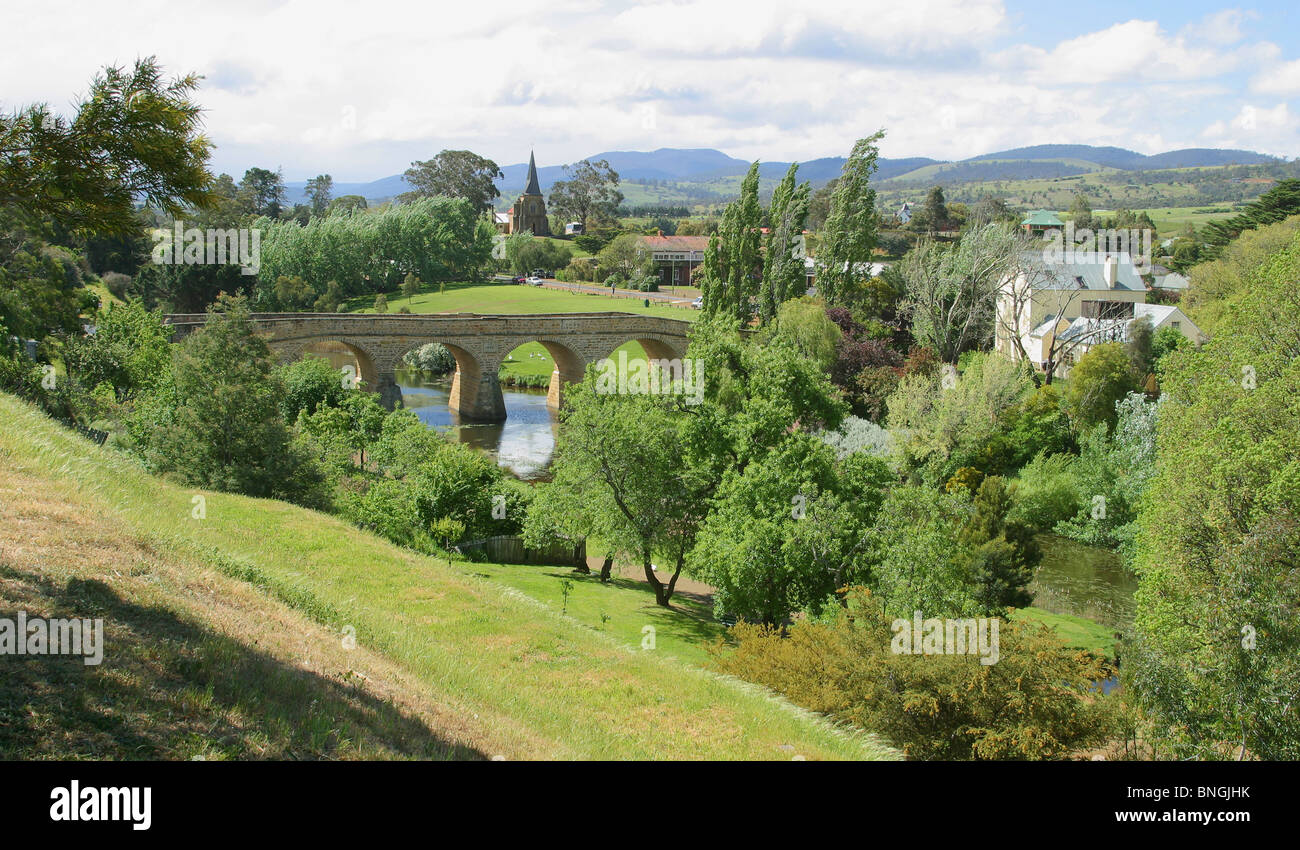 Ponte su un fiume, colonia penale, Richmond, Tasmania, Australia Foto Stock
