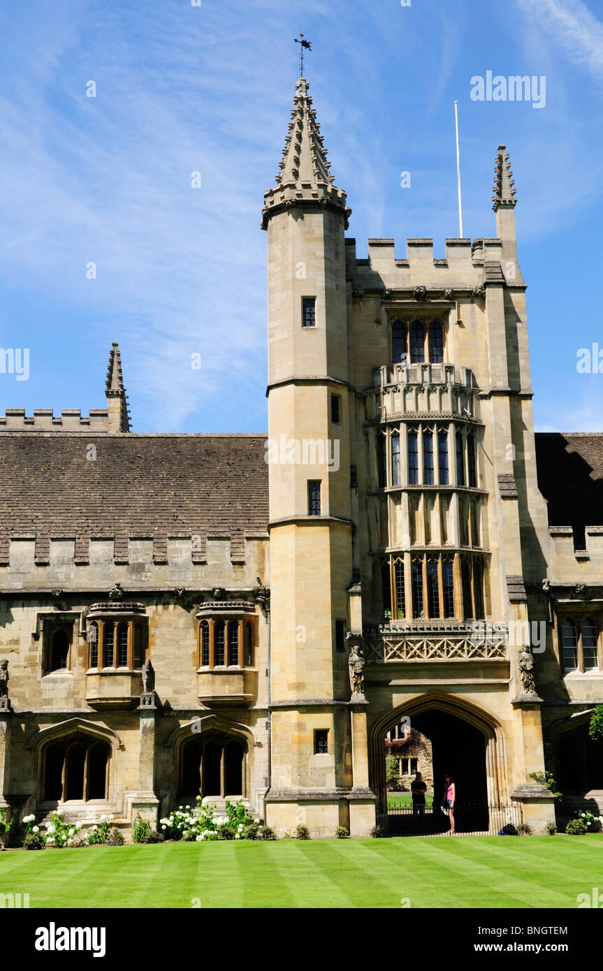 Fondatore della torre e il chiostro, il Magdalen College di Oxford, England, Regno Unito Foto Stock