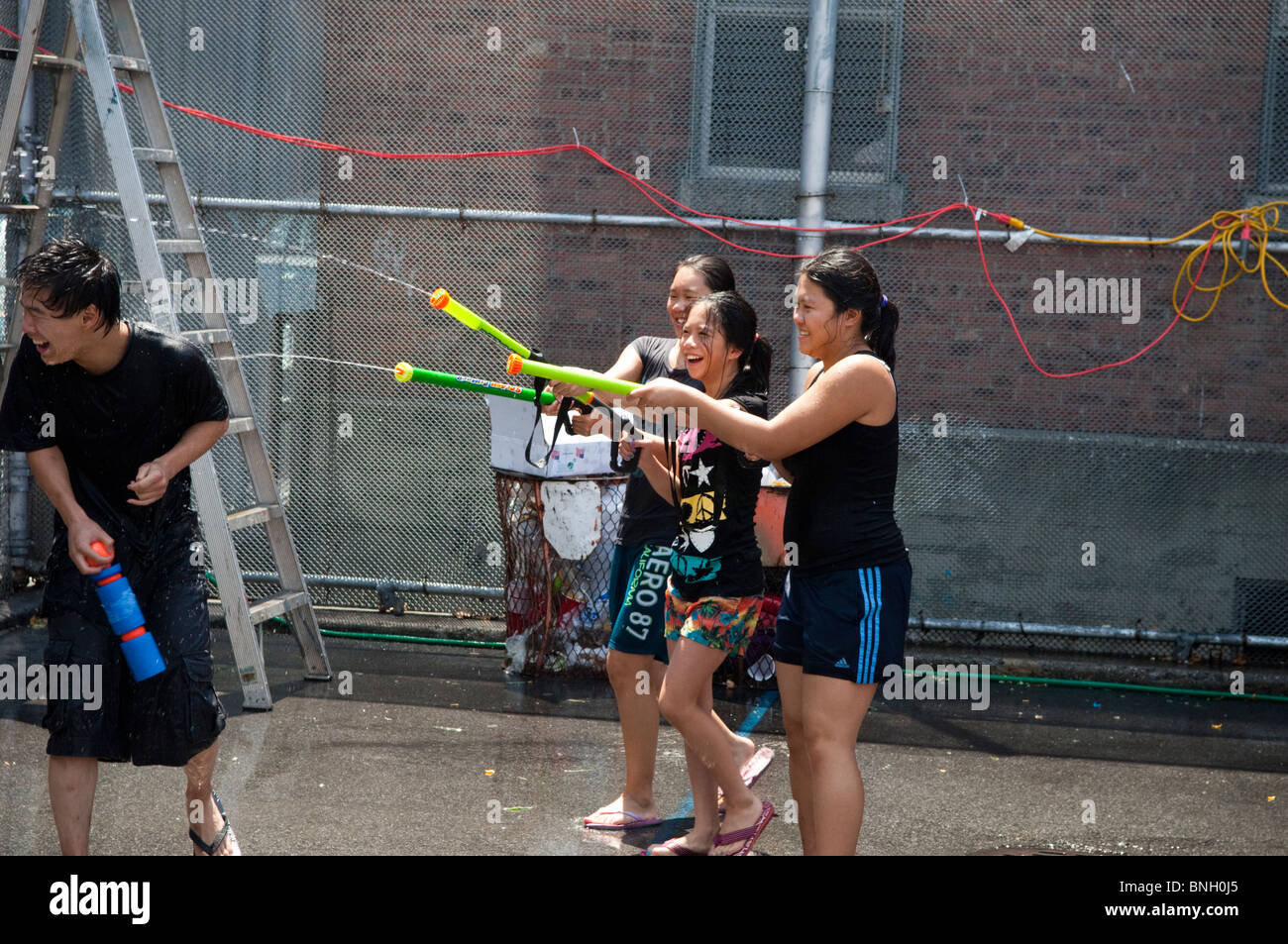 Xvi annuale acqua birmano Festival di New York Foto Stock