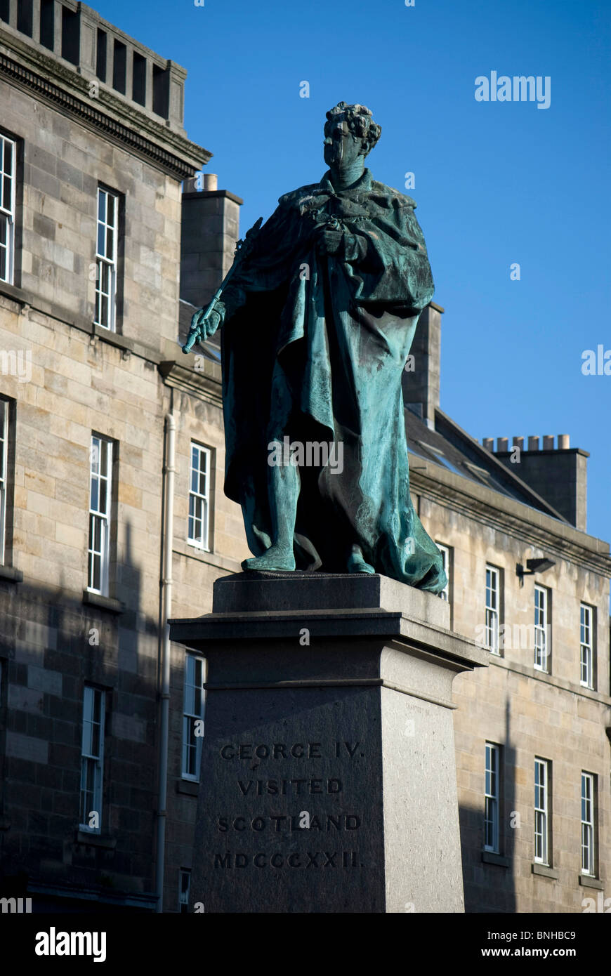 Statua di Re Giorgio IV nel centro di George Street, Edimburgo, Scozia. Foto Stock