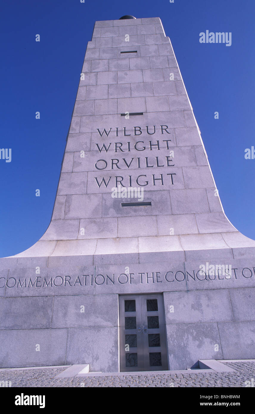 Usa i NAG Capo Nord Carolina Wright Brothers National Monument Outer Banks Torre La Storia dell'aviazione degli Stati Uniti d'America Foto Stock