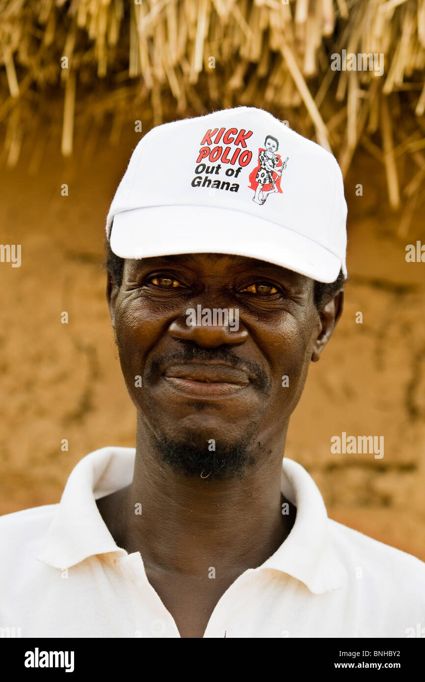 Volontari della comunità durante la nazionale di immunizzazione antipolio esercizio nel villaggio di Gbulahabila, del nord del Ghana Foto Stock