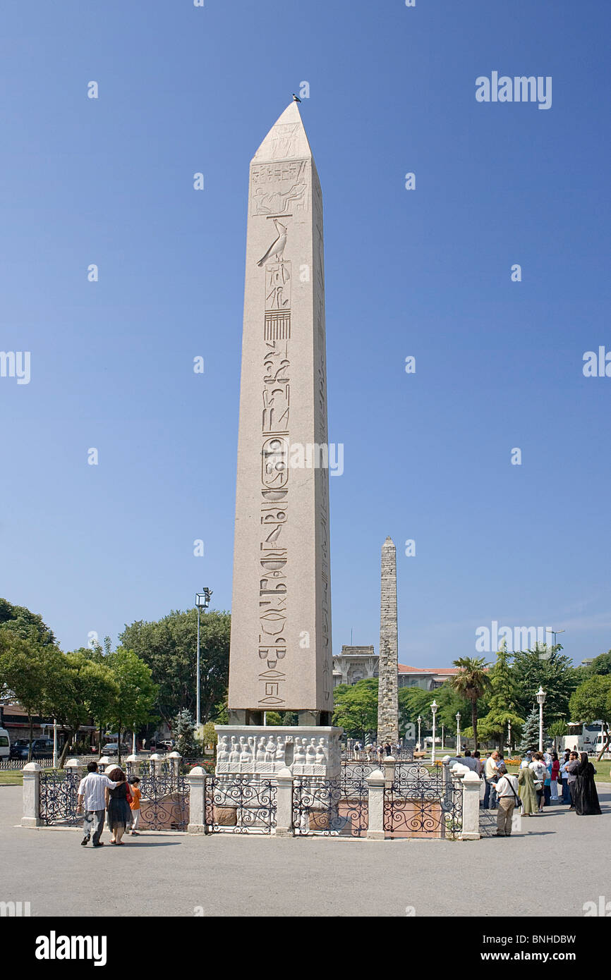 La Turchia Giugno 2008 Istanbul city ippodromo di Costantinopoli Sultan Ahmet Piazza Obelisco di Thutmosis III egizia antica storica Foto Stock