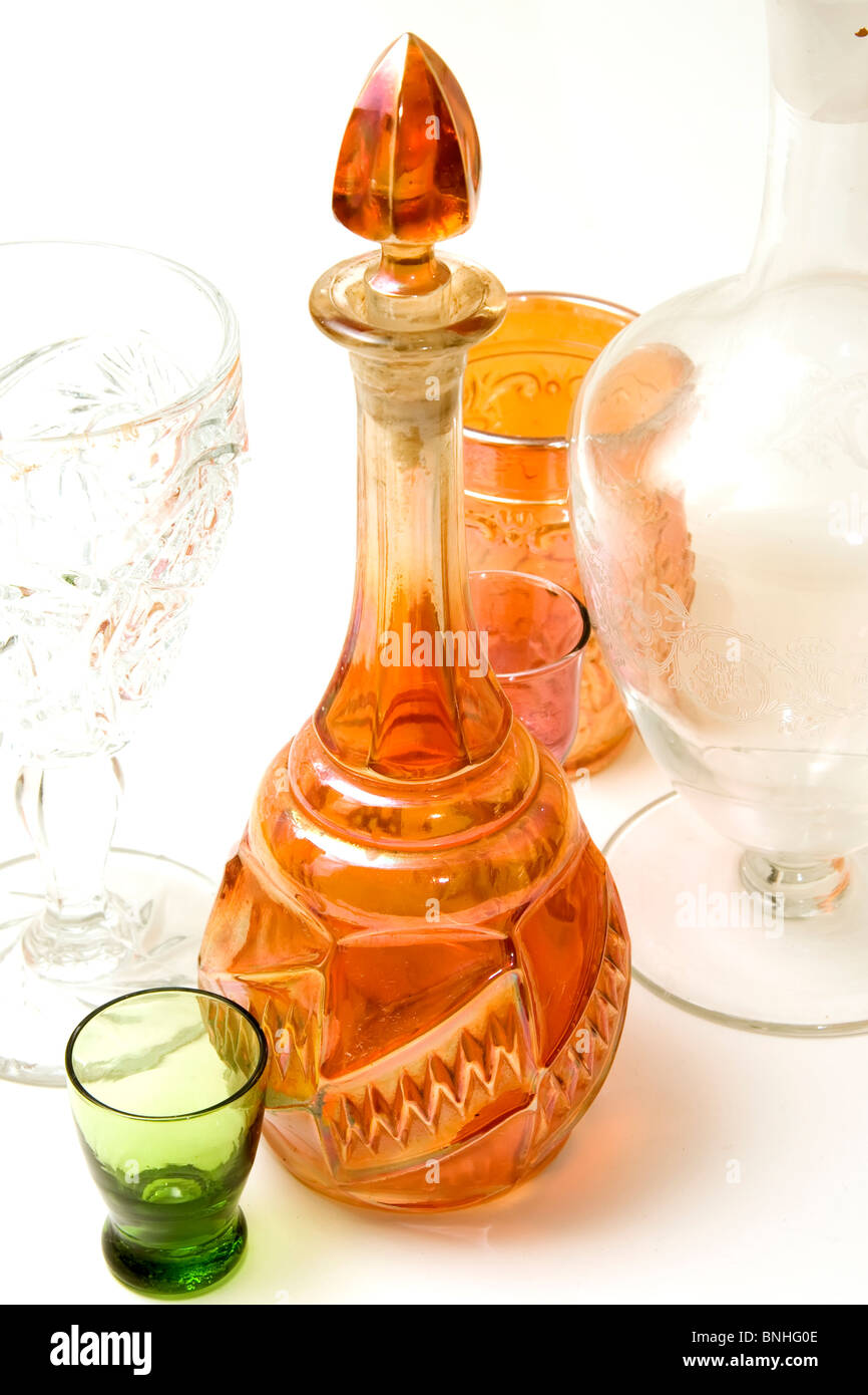 Arancione vecchia bottiglia di vetro e liquore navi Foto Stock
