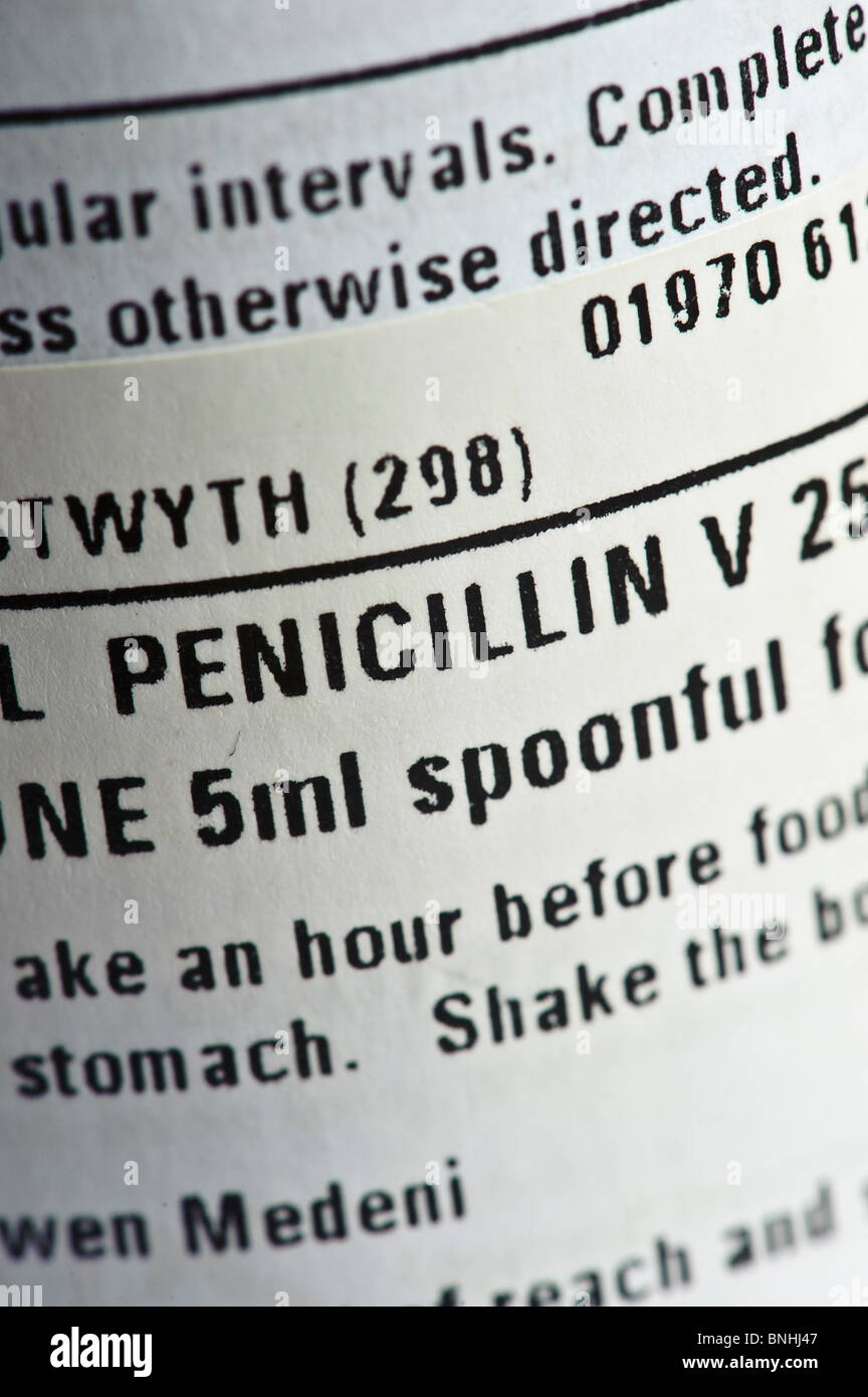 L'etichetta su una bottiglia di penicillina farmaco antibiotico, REGNO UNITO Foto Stock