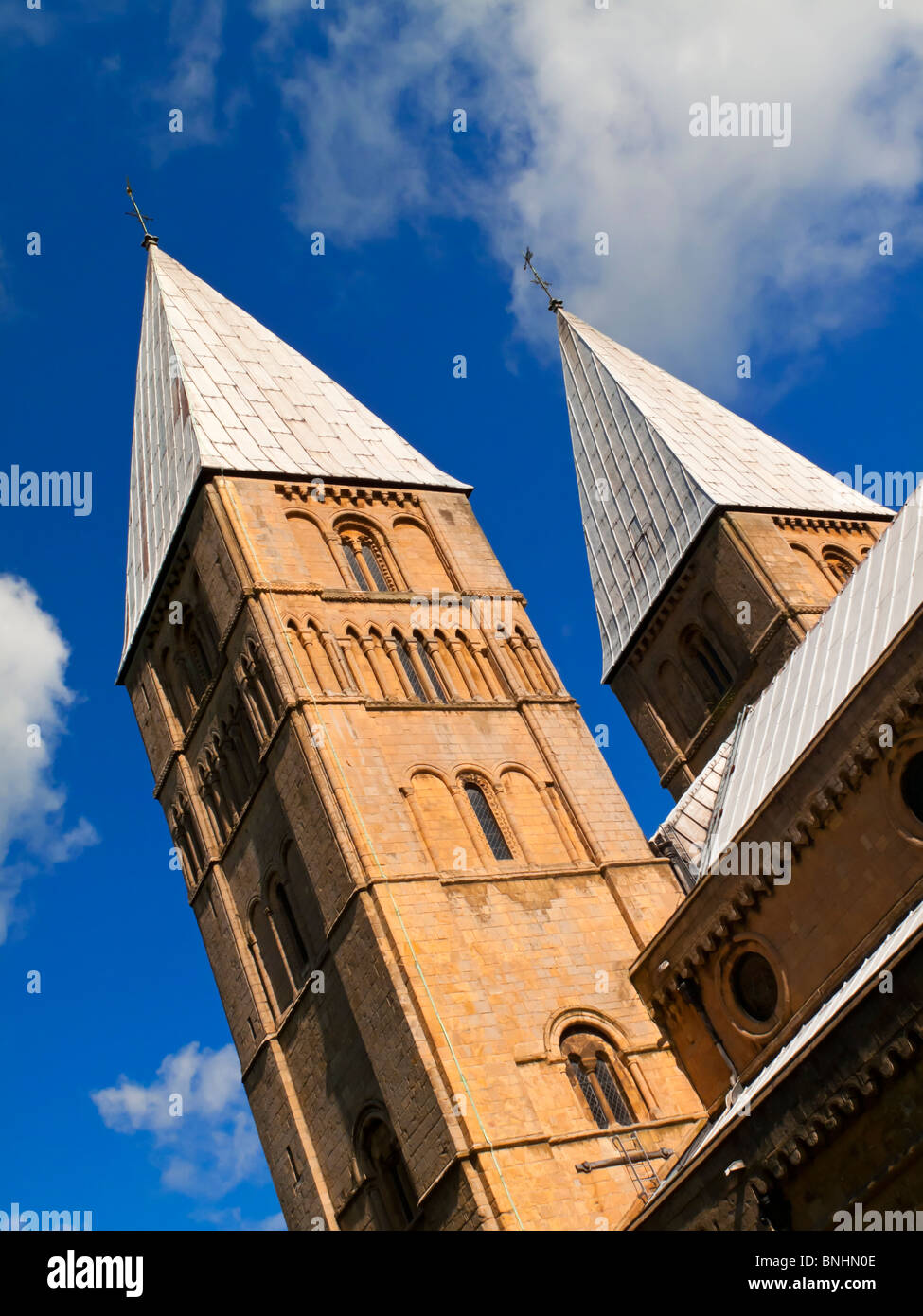 Southwell Minster una cattedrale nel NOTTINGHAMSHIRE REGNO UNITO Inghilterra e un buon esempio di Norman e inizio inglese architettura della chiesa Foto Stock