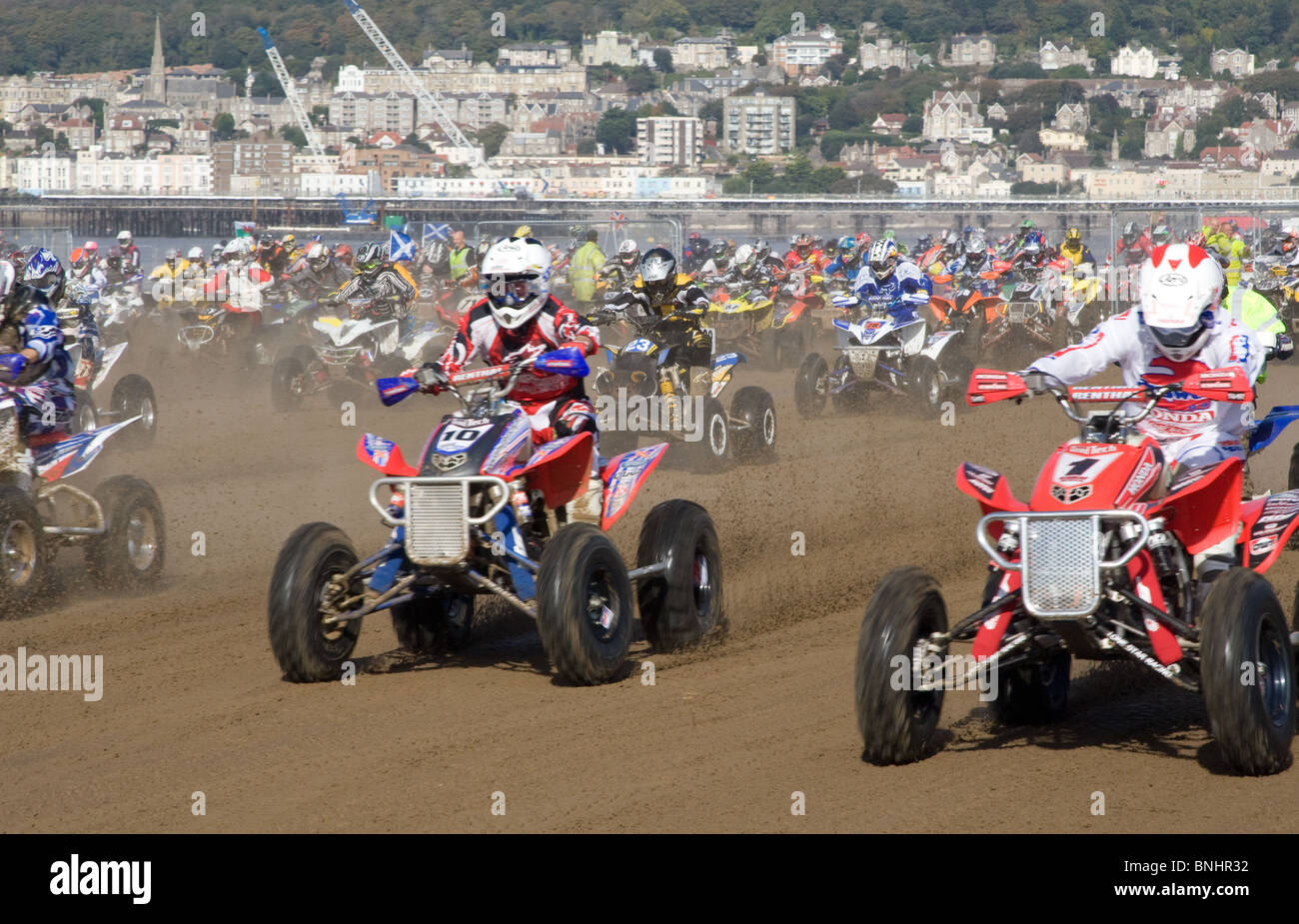 Mass start della gara quadbike presso il Weston Beach Race, Weston-super-mare Foto Stock