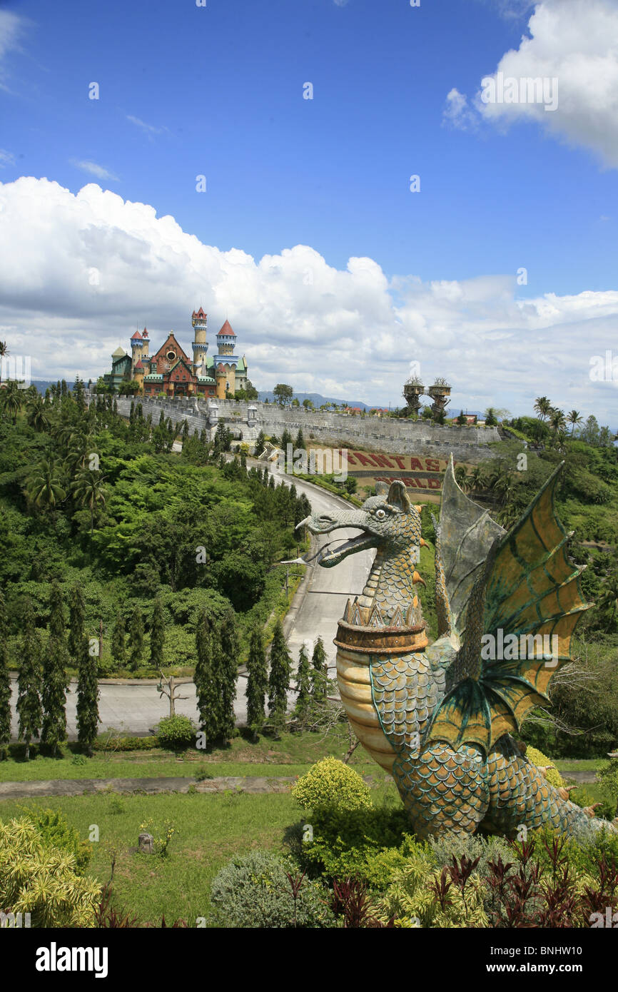 Filippine Asia Luzon isola Castello castello da favola Tagaytay vicino a Manila castle park lock dragon il parco a tema del mondo di fantasia Foto Stock