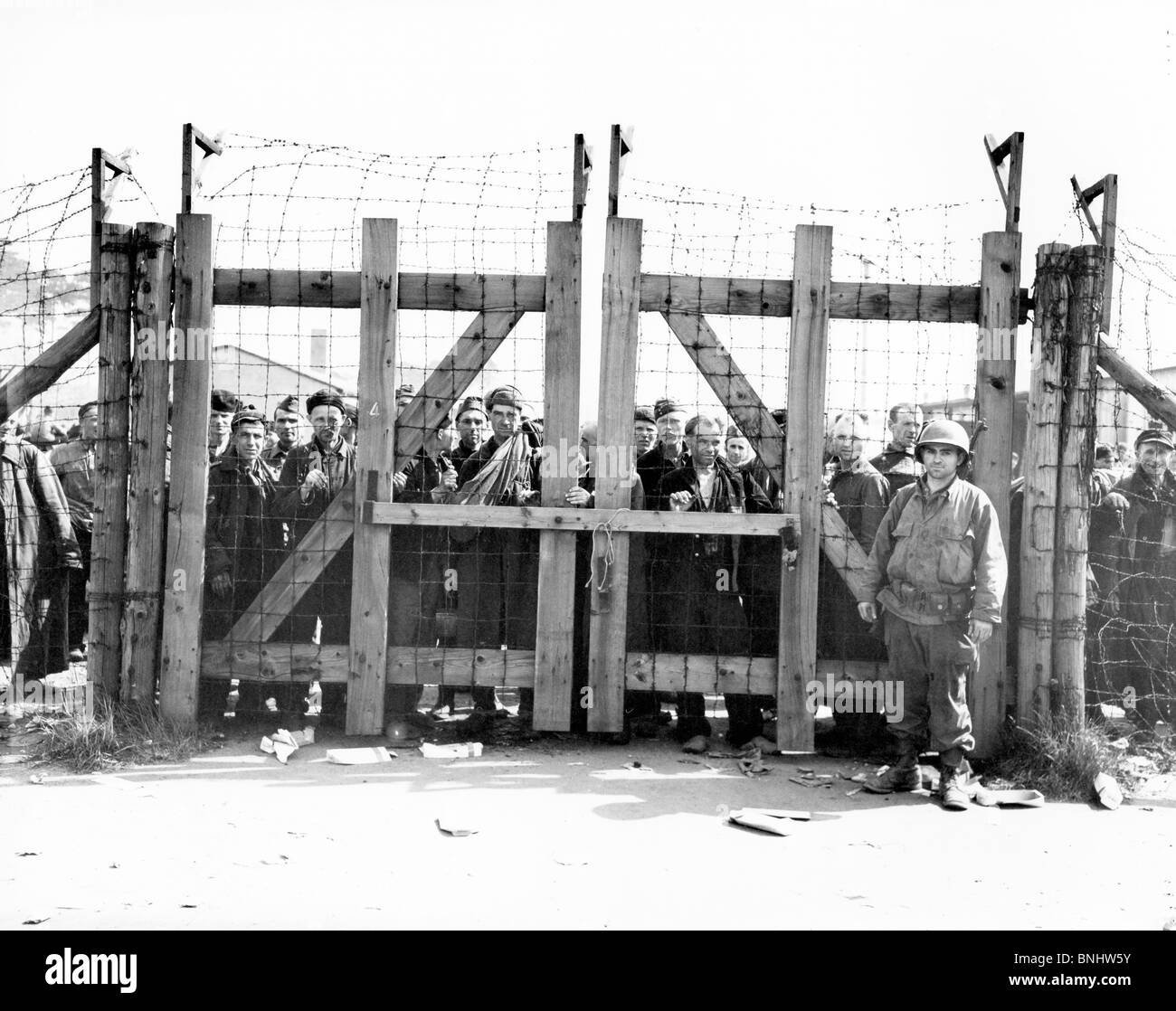 La seconda guerra mondiale per prigionieri di guerra POW Camp Germania Aprile 1945 storia storico storici russi prigionieri russi nazista prigioniero Foto Stock