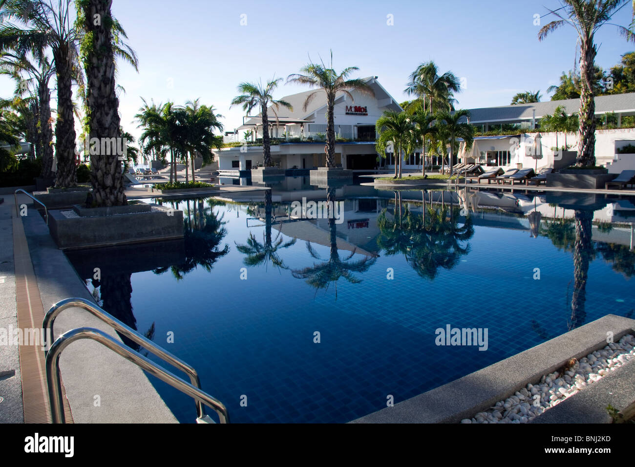Hotel piscina al mattino presto in Cha Am thaliand Foto Stock