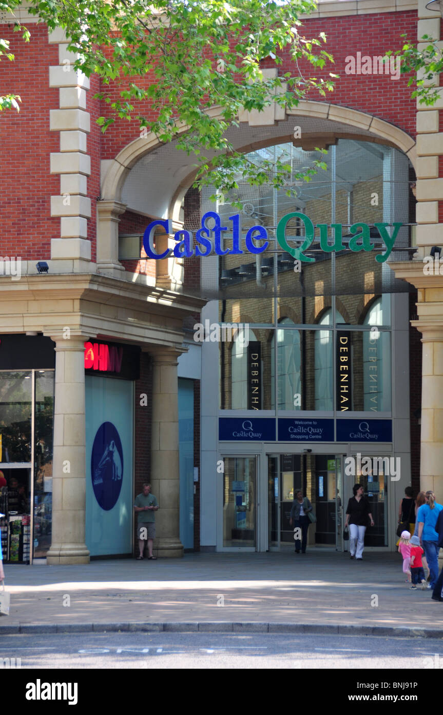 Entrata al Castello Quay Shopping Centre, Banbury, Oxfordshire Foto Stock