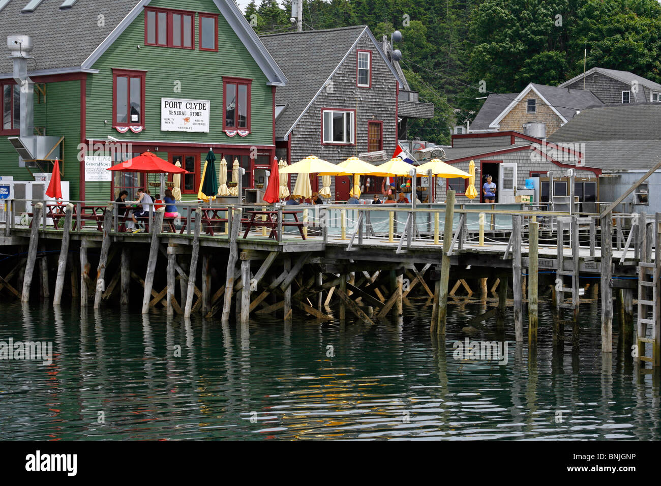 Costa del Maine Port Clyde docks ferry Atlantico costiere New England USA cafe ristorante Foto Stock