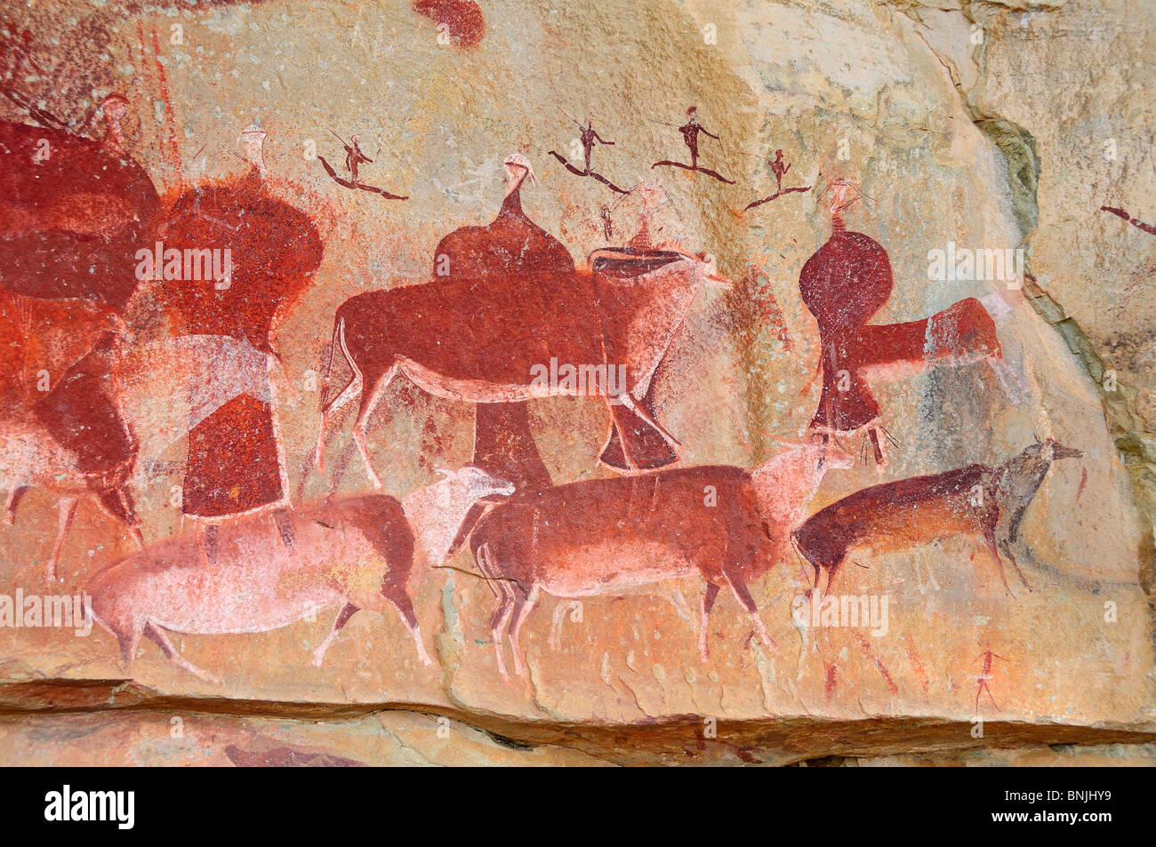 Arte rupestre di San Bushman pitture rupestri Kamberg Riserva Naturale Montagne Drakensberg Kwazulu Natal Sud Africa animali preistorici Foto Stock