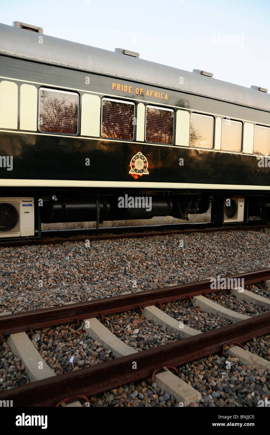 Rovos Rail treno privato da Pretoria a Victoria Falls Gauteng Sudafrica stazione ferrovia viaggi di lusso in viaggio Foto Stock