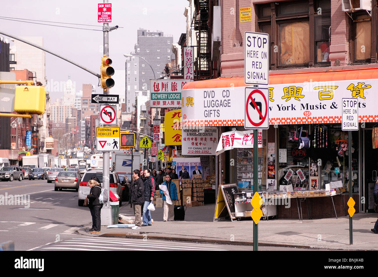 Canal Street Chinatown Manhattan New York STATI UNITI D'AMERICA negozi viaggi città urban americano Foto Stock