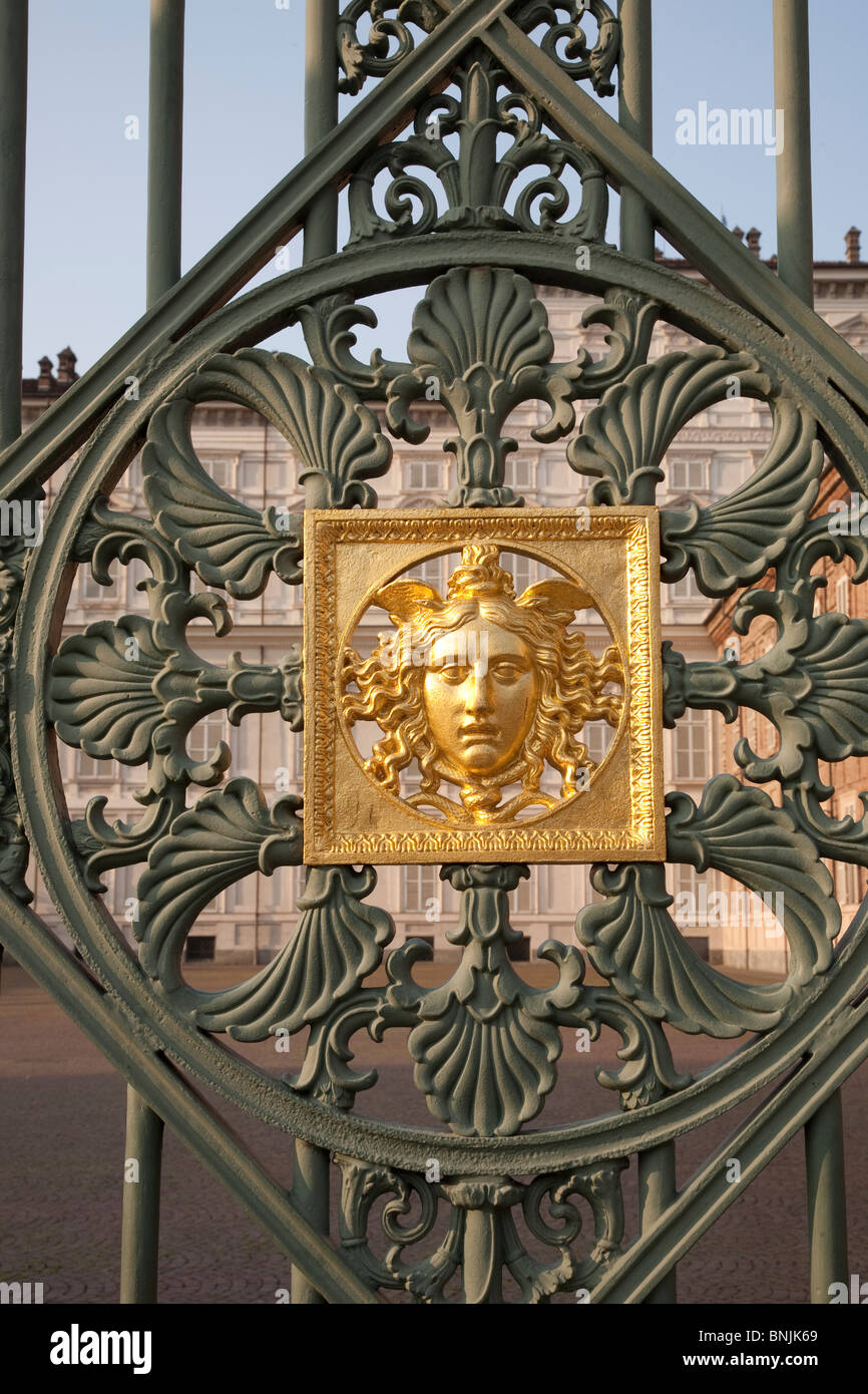 Un disegno sulla porta del Palazzo Reale di Torino, Italia Foto Stock