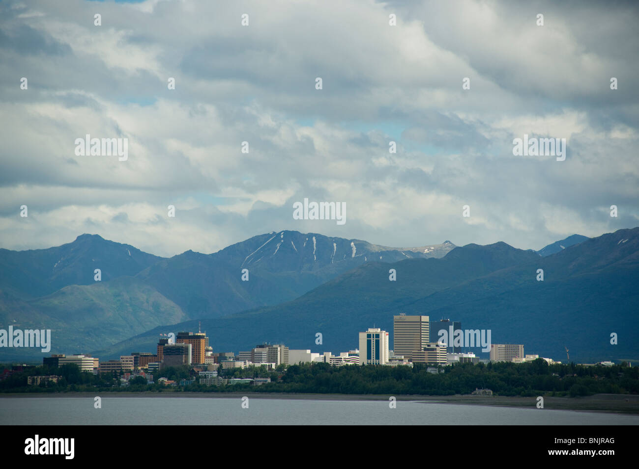 Anchorage in Alaska skyline della città attraverso Prudhoe Bay Foto Stock