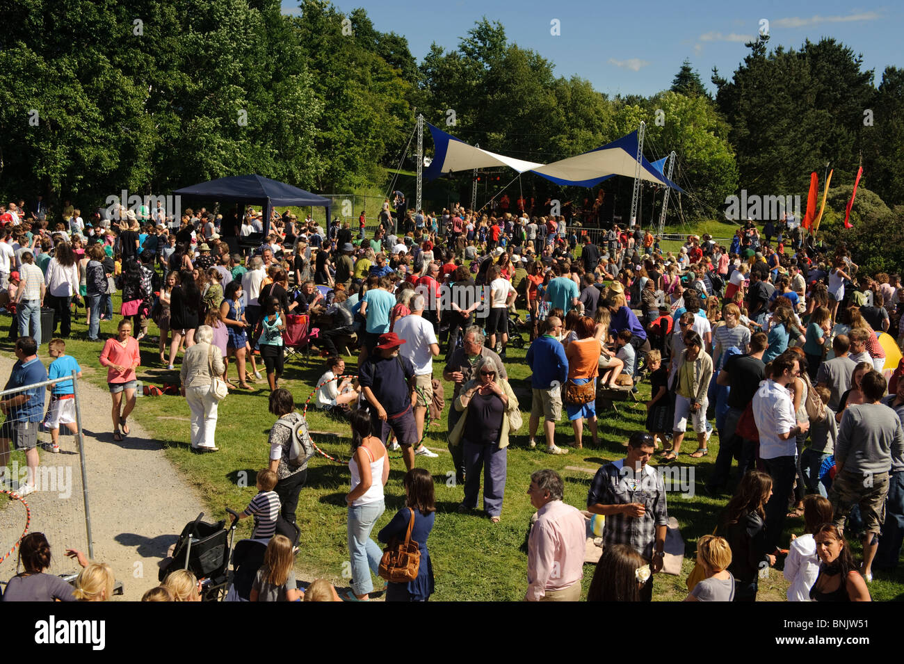 Aberystwyth Arts Center 'Mid Mad - Midsummer Madness' aria aperta free music festival, Wales UK Foto Stock
