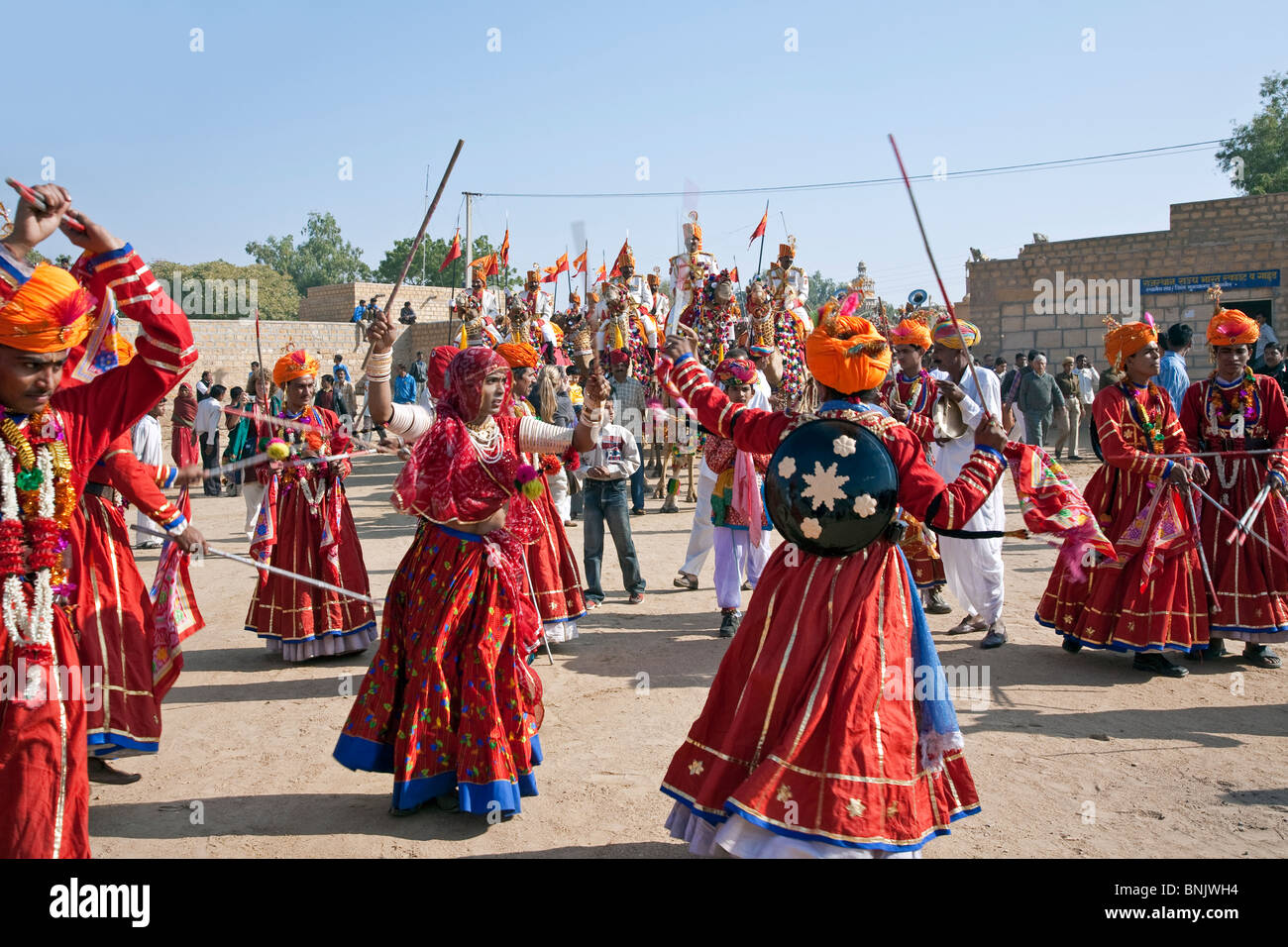 Ballo tradizionale. Festival di Jaisalmer. Il Rajasthan. India Foto Stock