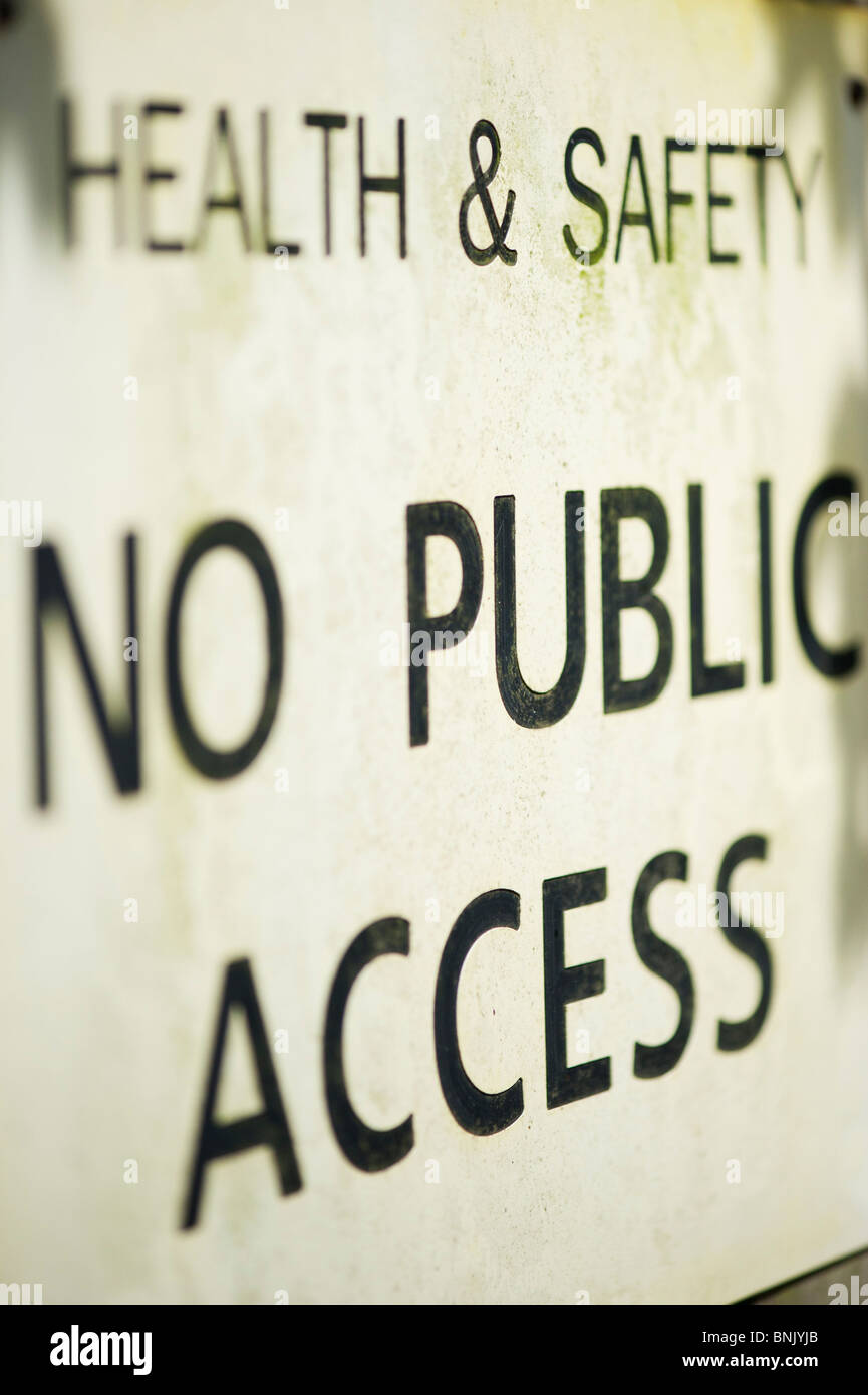Salute e Sicurezza, Nessun accesso pubblico segno. Regno Unito Foto Stock