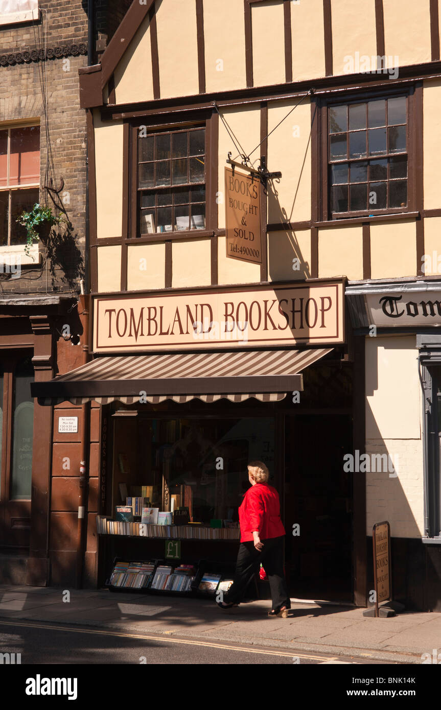 Tombland bookshop book shop store in Norwich , Norfolk , in Inghilterra , Gran Bretagna , Regno Unito Foto Stock