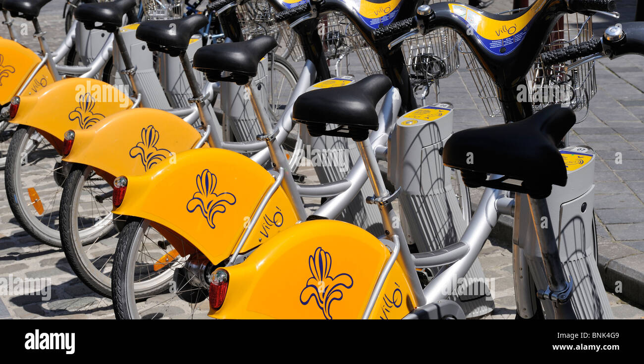 Ciclo noleggio biciclette a noleggio a Bruxelles Belgio trasporti viaggi vista vedere l'Europa Foto Stock