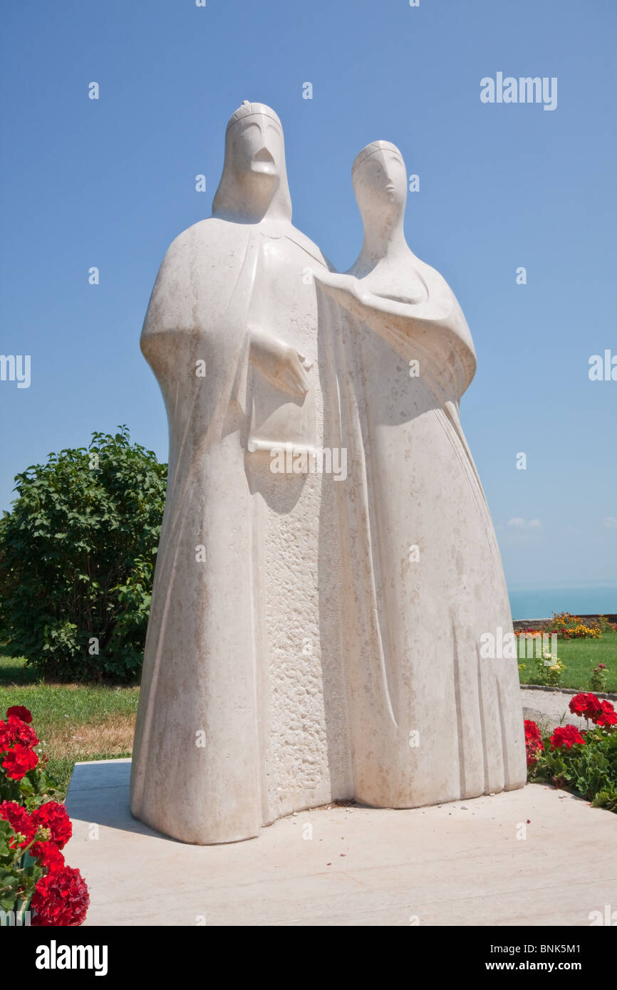 Le statue del Re Andrea I - fondatore dell'adiacente Abbazia di Tihany - e Queen Anastasia a Tihany, Lago Balaton Ungheria Foto Stock