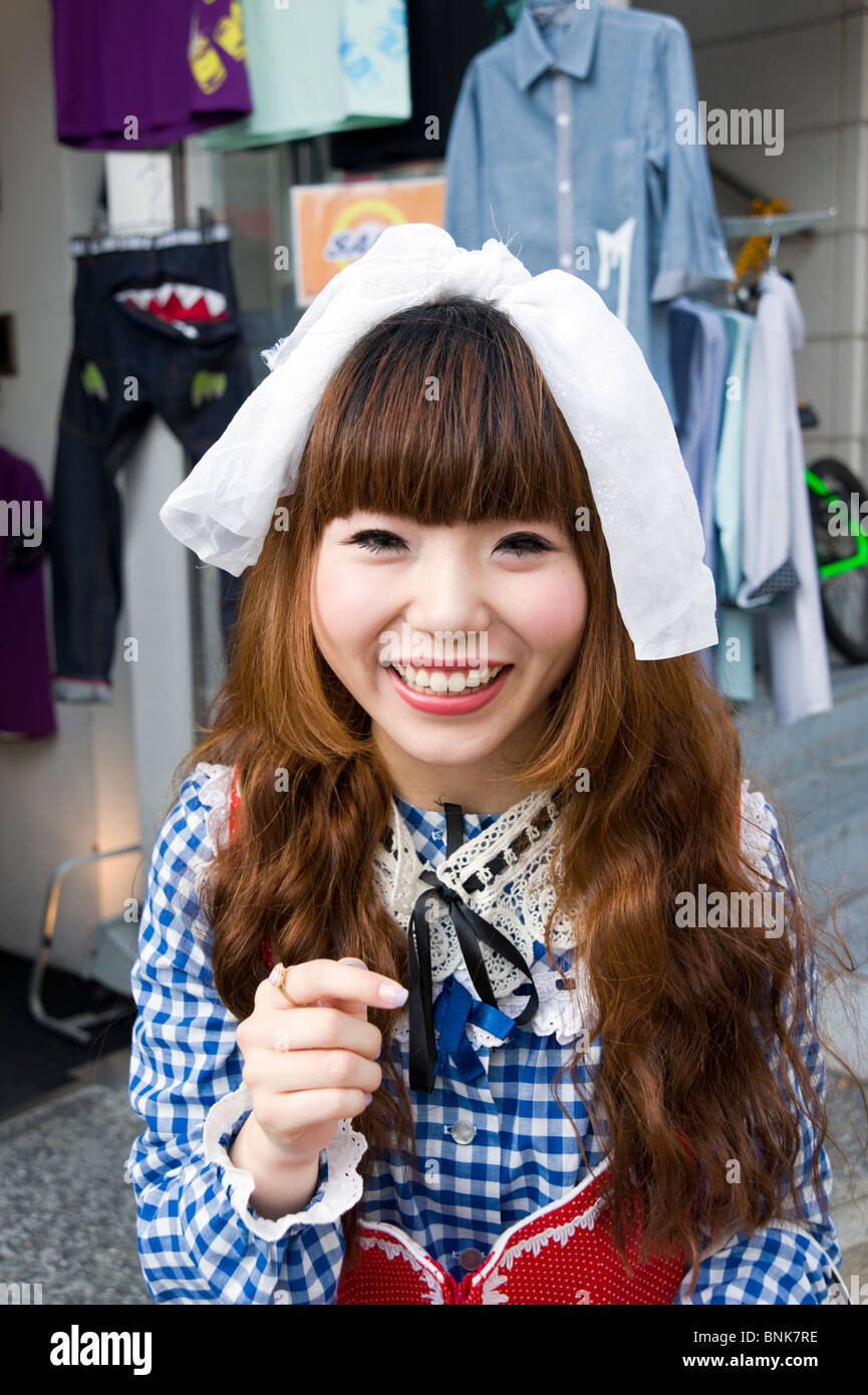 Lolita ragazza nel quartiere Harajuku, Shibuya, Tokyo, Giappone Foto Stock