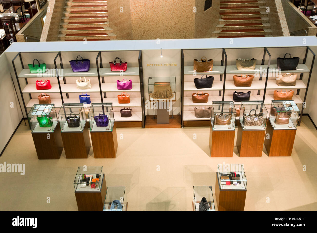 Bottega Veneta borsette in magazzino di Mitsukoshi nel Nihombashi, Tokyo, Giappone Foto Stock