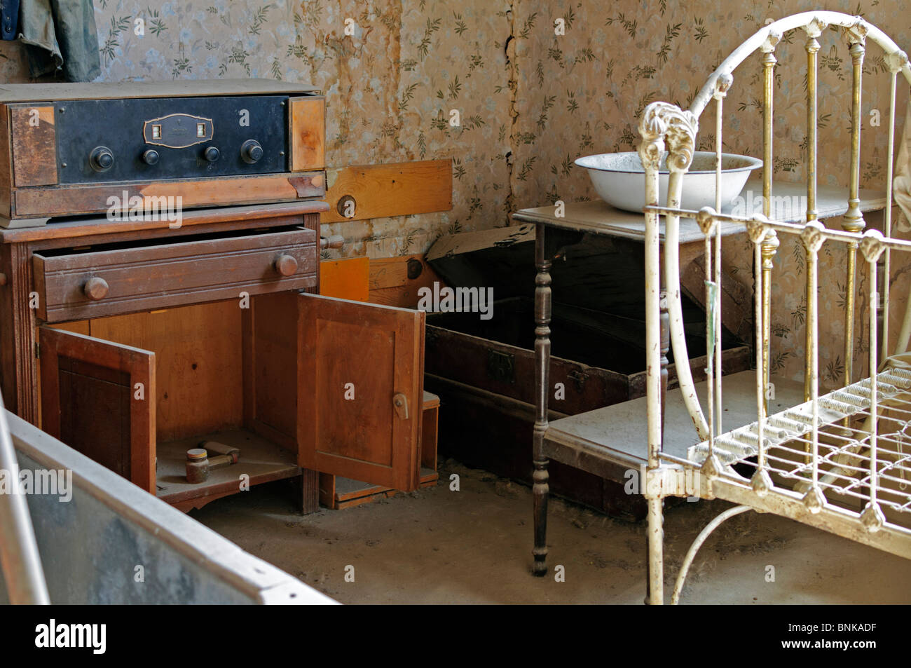 Camera da letto in stato Bodie Park, California. Mattina d'estate. Foto Stock