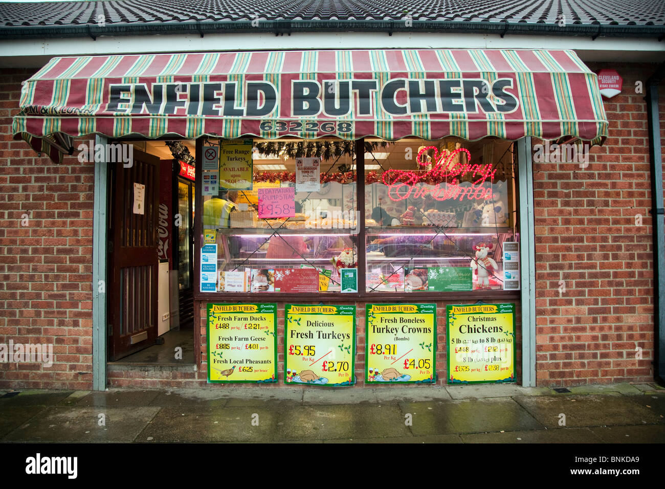 Enfield macellai Shop a Natale Foto Stock