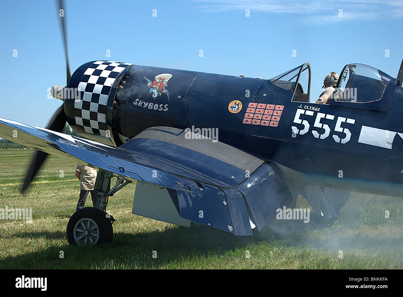 F4U Corsair avvia il motore. Foto Stock