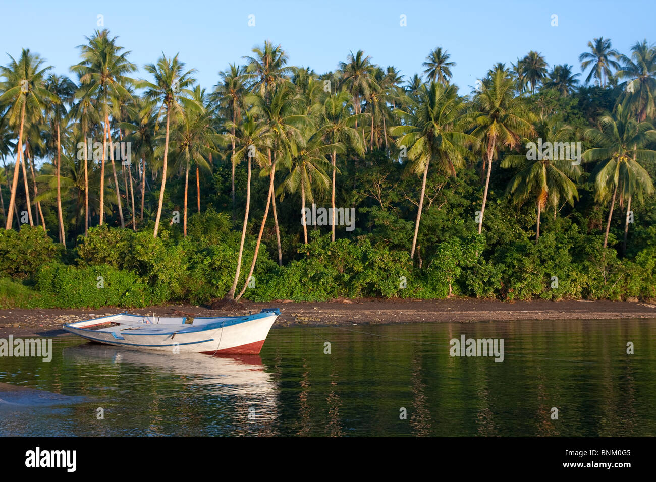 La barca di legno in Nord Sulawesi, Indonesia. Foto Stock