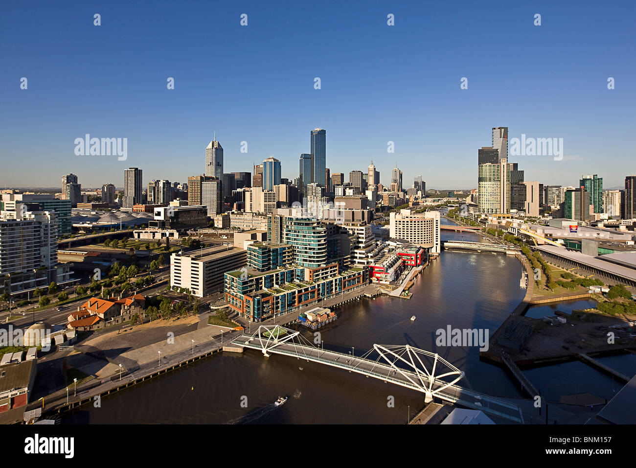 Lo skyline di Melbourne e il fiume Yarra Australia Foto Stock