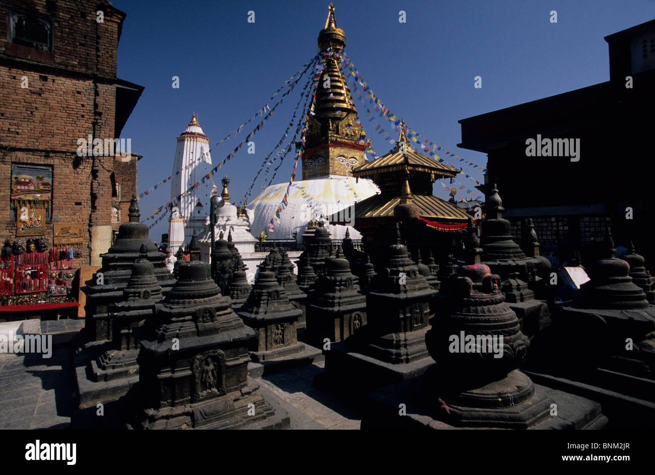 Stupa Swayambhunath Chorten Valle di Katmandu Nepal il buddismo religione Viaggi turismo tradizione Foto Stock