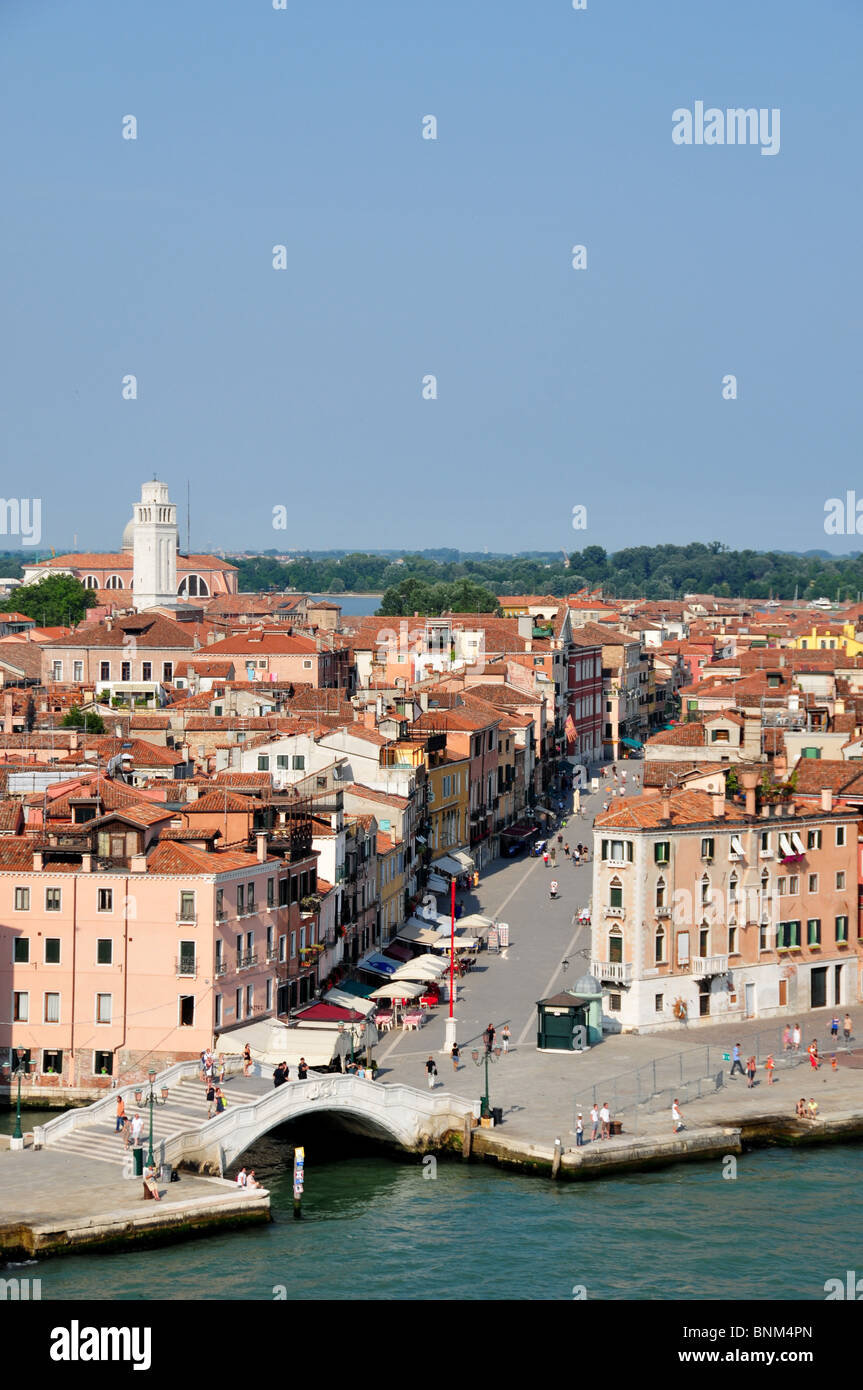 Banca Canale di Beagle edifici vicino Via G Garibaldi dal Canale di San Marco, Venezia, Italia Foto Stock