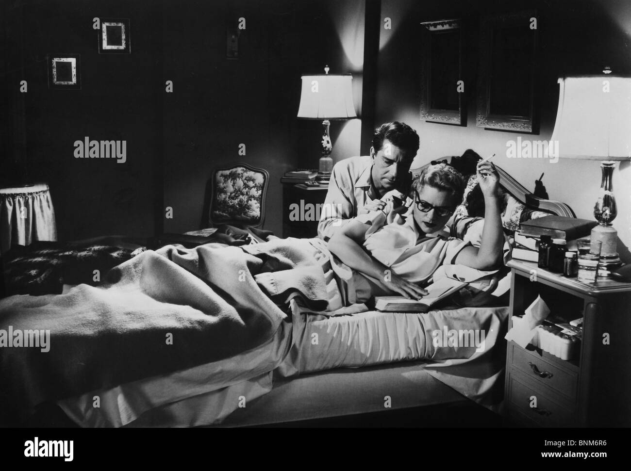 FULL OF LIFE (1956) RICHARD CONTE, JUDY HOLLIDAY RICHARD QUINE (DIR) 005 MOVIESTORE COLLECTION LTD Foto Stock