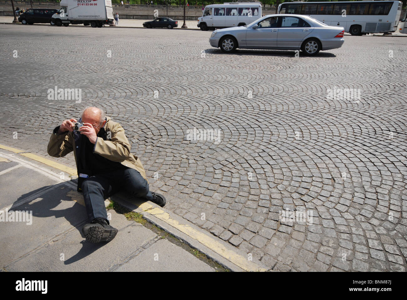 Fotografo acquisizione dello snapshot a Place de la Concorde Parigi Francia Foto Stock