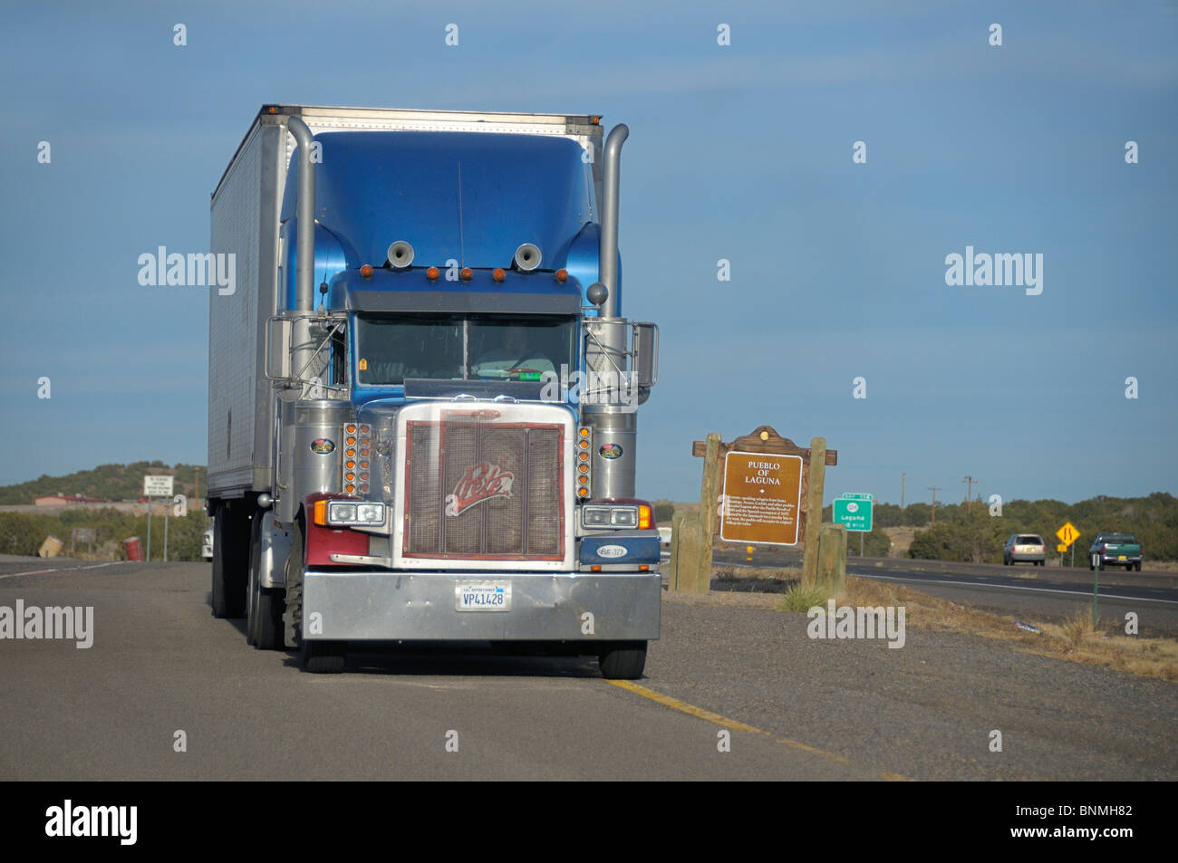 Carrello traffico area riposo Interstate I-40 Interrompi percorso interstate vicino a San Jose de la Laguna Nuovo Messico USA America Nord America Foto Stock