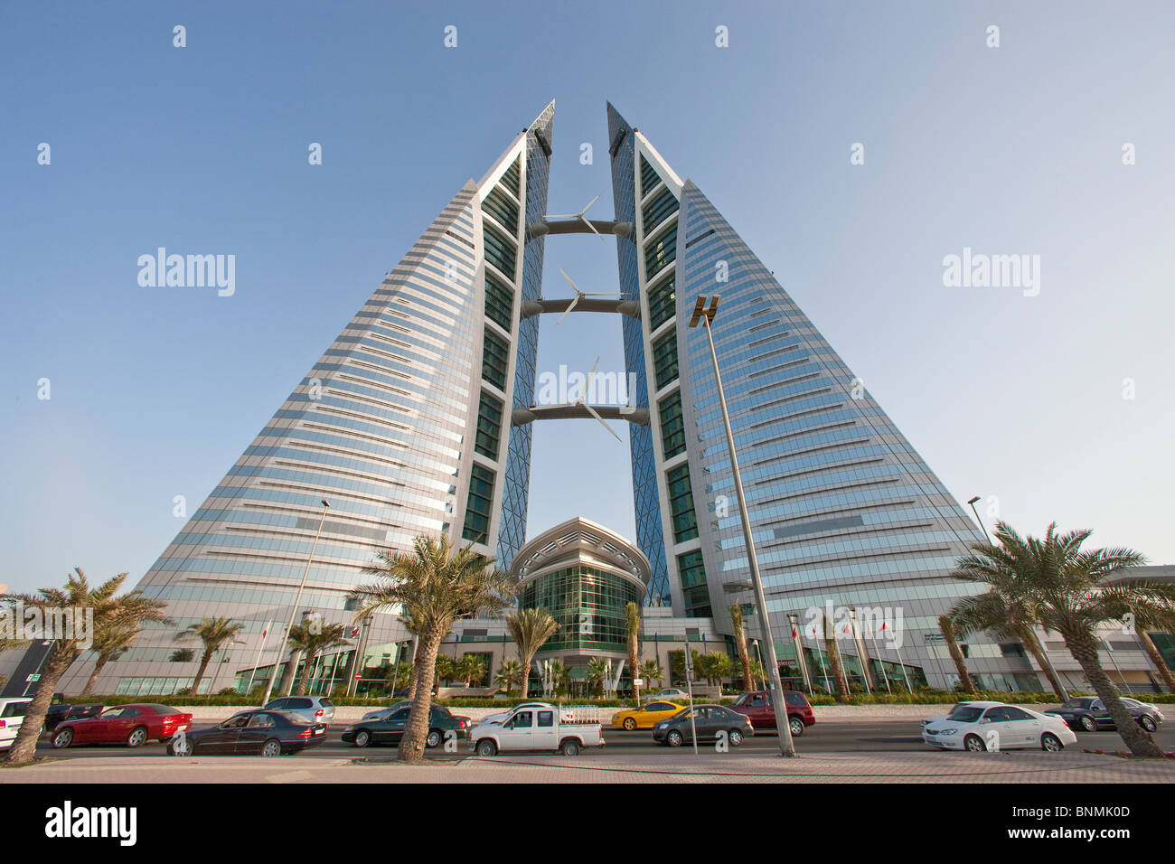 Bahrein Emirati Arabi Uniti UAE World Trade Center architettura di Manama blocco di appartamenti alto edificio di costruzione edilizia Foto Stock