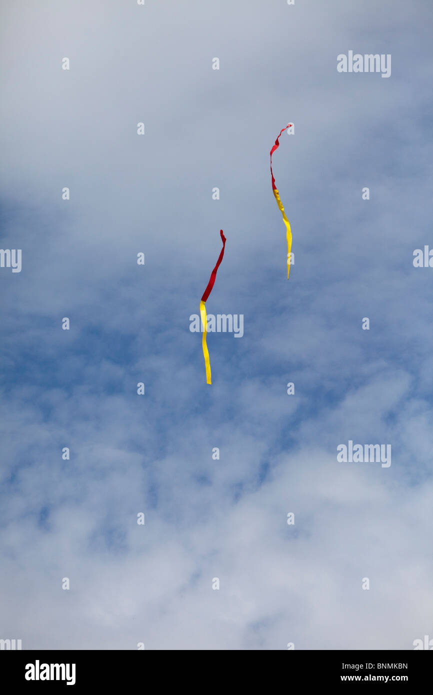 WDI. Vento indicatore. Una carta streamer utilizzati per stimare la direzione e velocità del vento prima di un salto in paracadute. Foto Stock