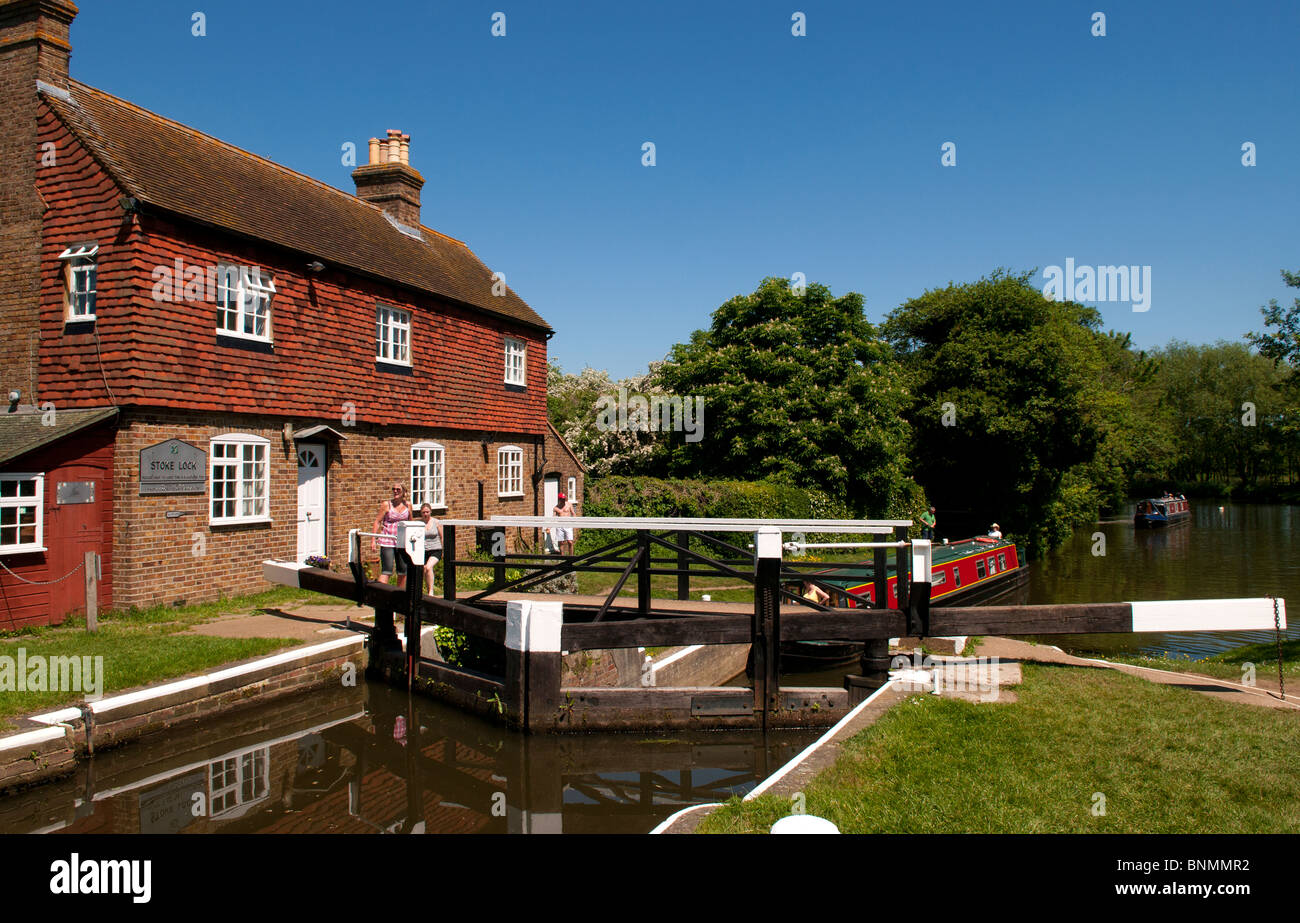 Stoke bloccare sul fiume Wey, in Guildford Surrey Foto Stock
