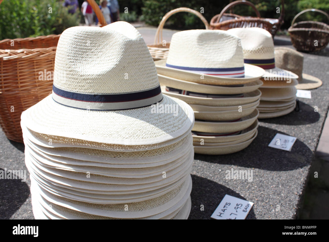 Panama cappelli per la vendita in un negozio a Keswick, Cumbria, Inghilterra Foto Stock