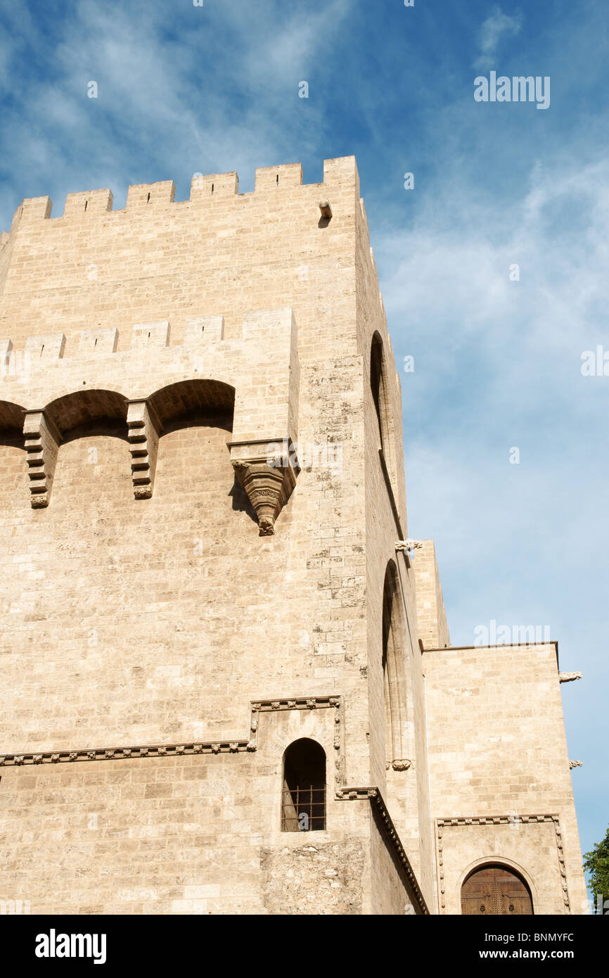Dettaglio di Torres de Serranos, la monumentale delle porte della città di Valencia, Spagna. Foto Stock