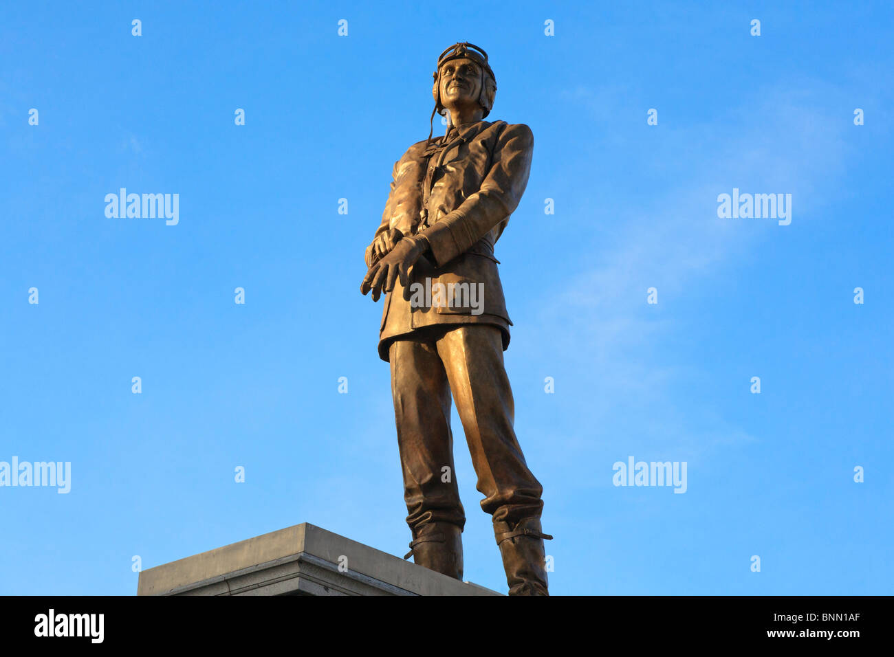 Statua di Sir Keith Park sul quarto zoccolo in Trafalgar Square Foto Stock