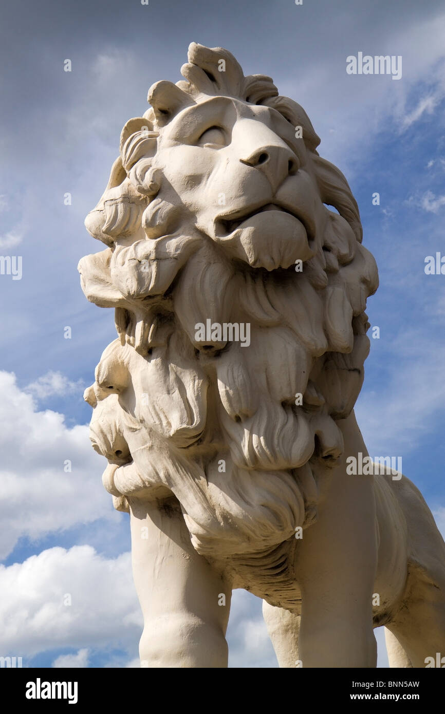 Statua di un leone da Westminster Bridge, Londra Foto Stock