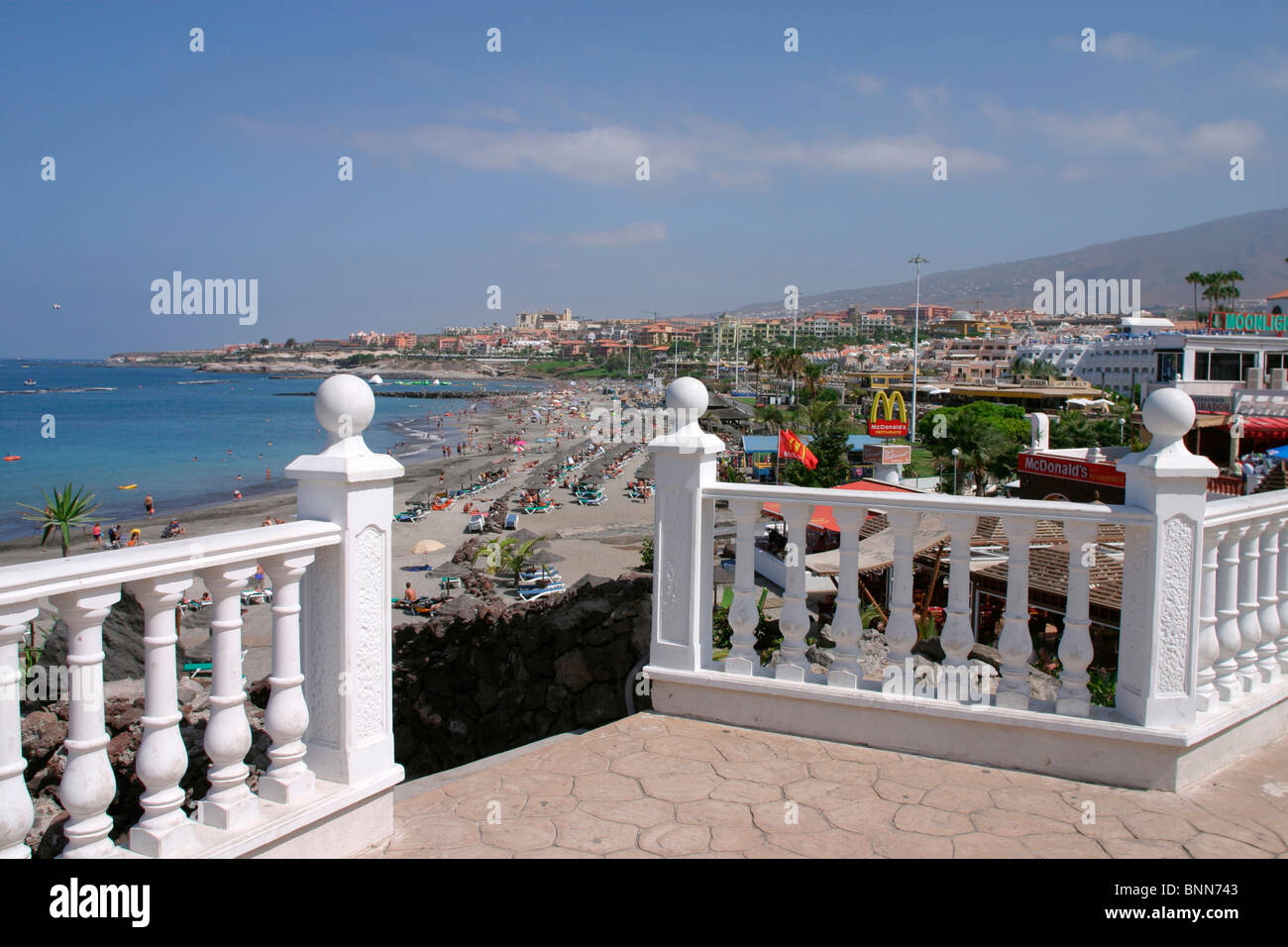 Europa Spagna Isole Canarie Tenerife Costa Adeje Playa de Torviscas Playa De Fanabe oceano Atlantico mare isola vulcanica promenade Foto Stock