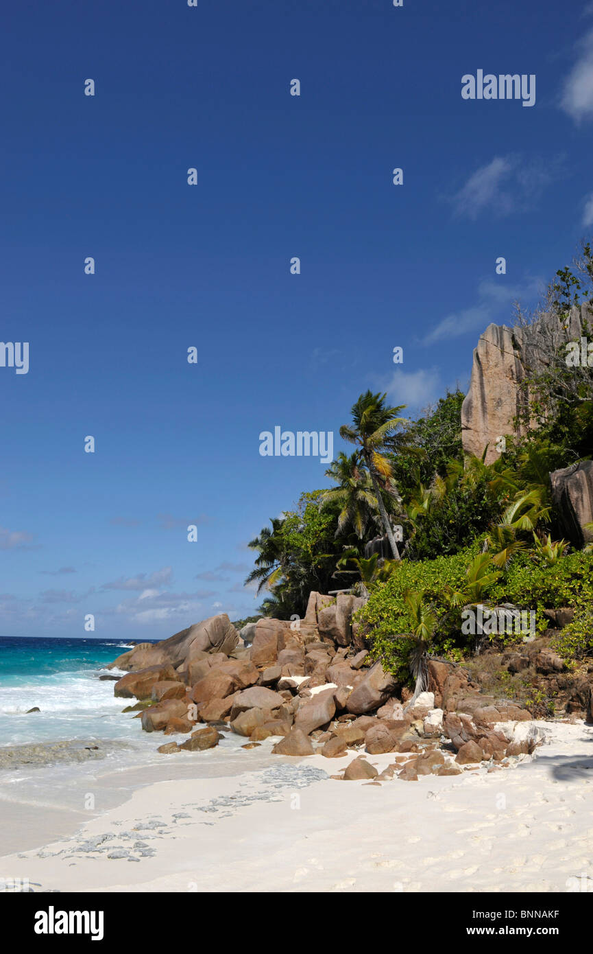 Seychelles Grand Soeur Island Beach seashore mare di sabbia pietre Steinformation Foto Stock