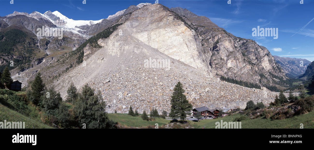 Randa VS frana caduta sulla scogliera di montagna a valanga del canton Vallese roccia montagne di pietra paesaggio panorama svizzera Foto Stock