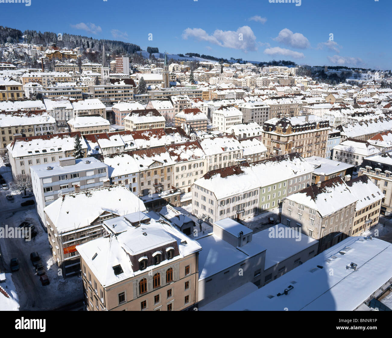 La Chaux de Fonds NE Neuenburger Jura città di Canton Neuchâtel città panoramica neve invernale Svizzera Foto Stock